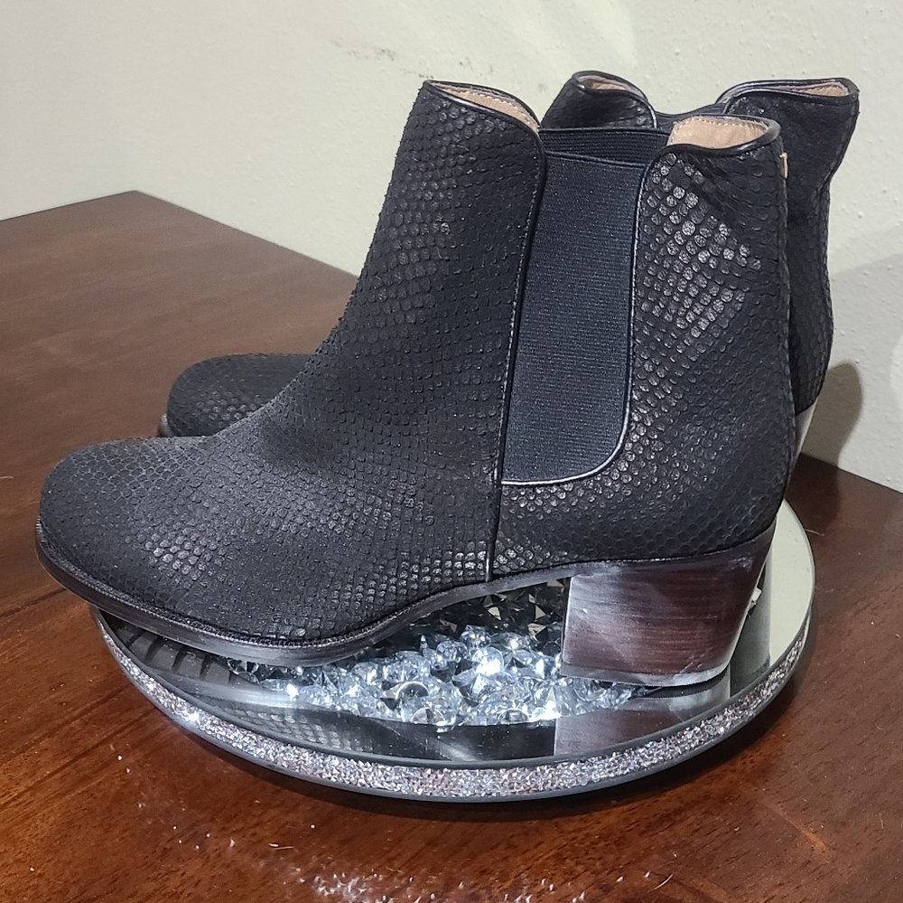 Slip on BOOTIES